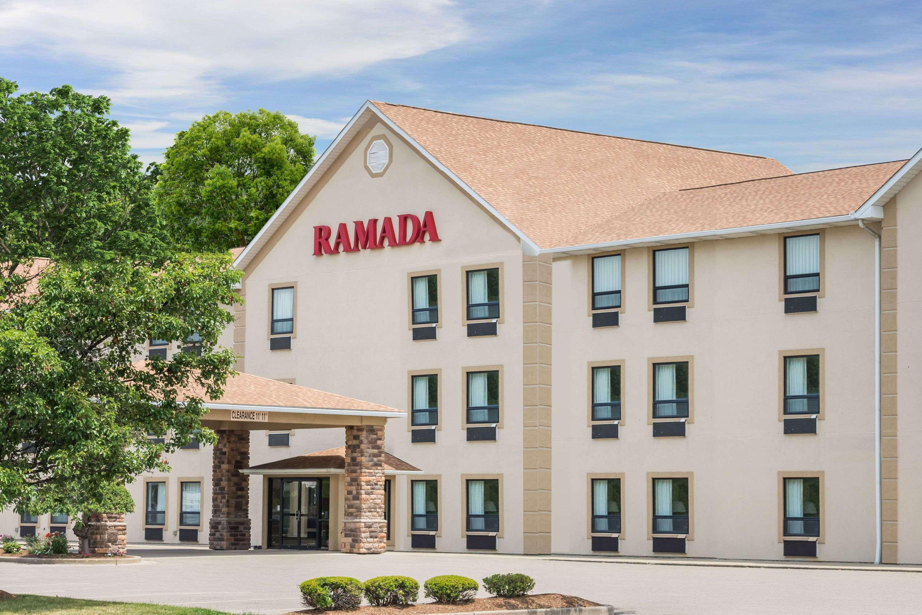 Ramada By Wyndham Strasburg Dover Екстериор снимка